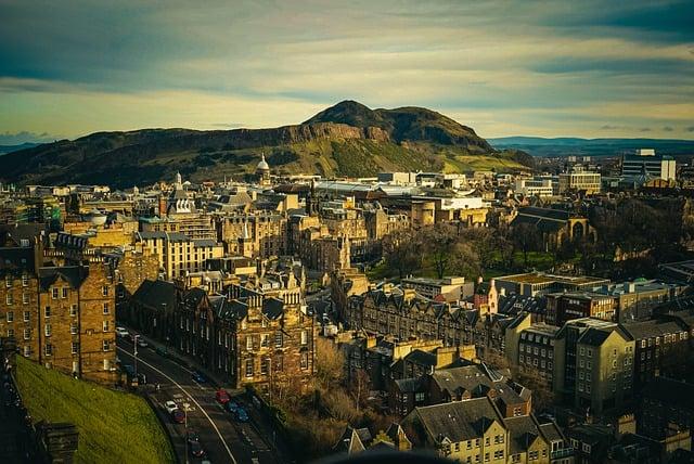 Where is the main Edinburgh Christmas market