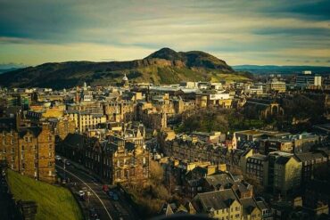 What date is Edinburgh Christmas Market 2024